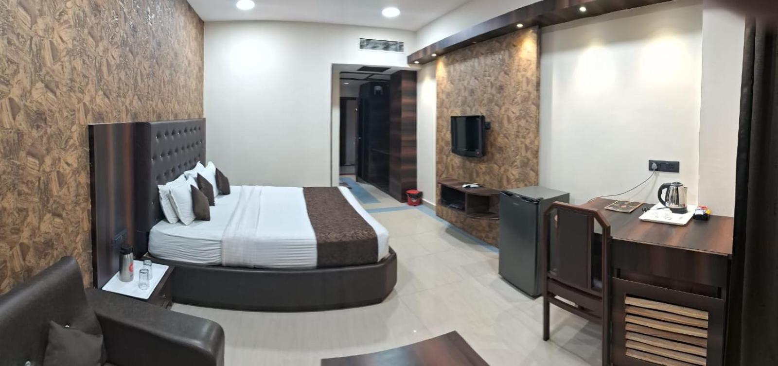Hotel Samdareeya Pvt Ltd Джабалпур Екстер'єр фото